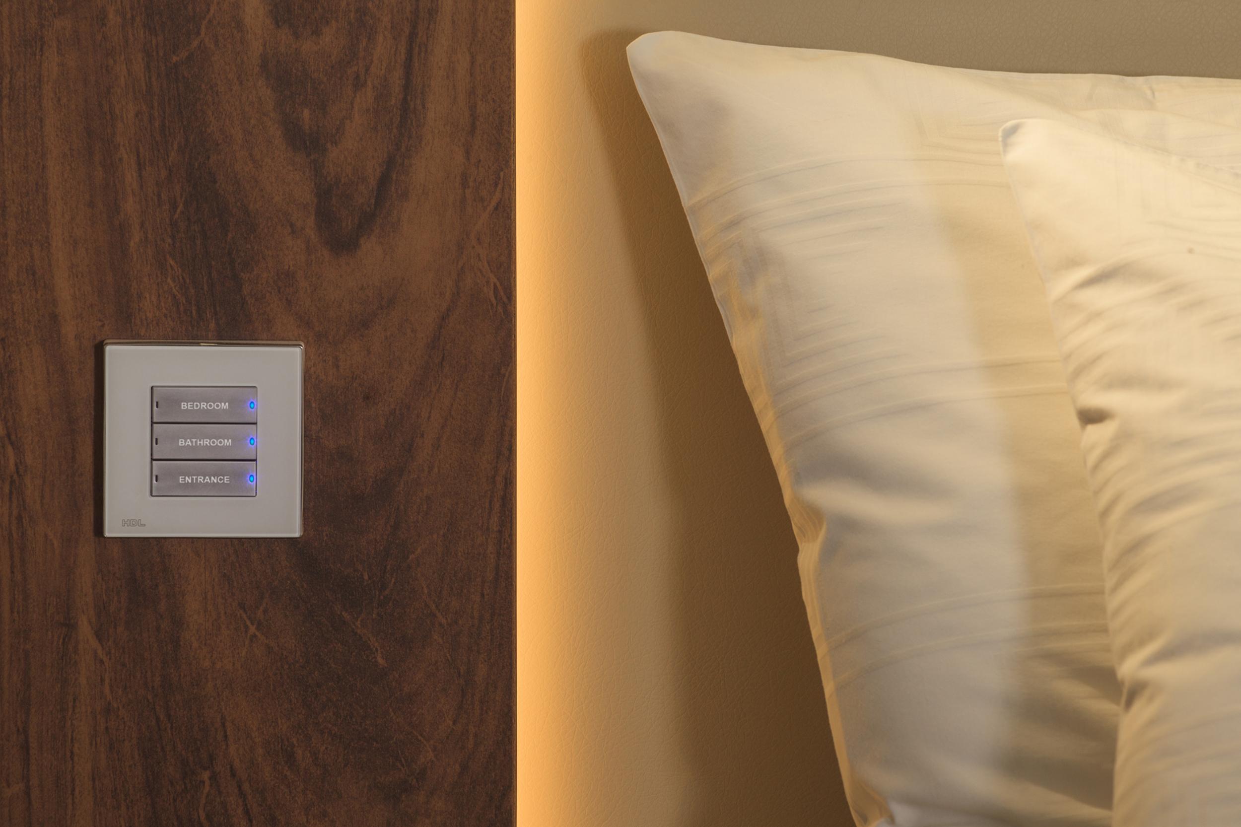 Hotel Regal Pacific Santiago du Chili Extérieur photo A Lutron Maestro light switch