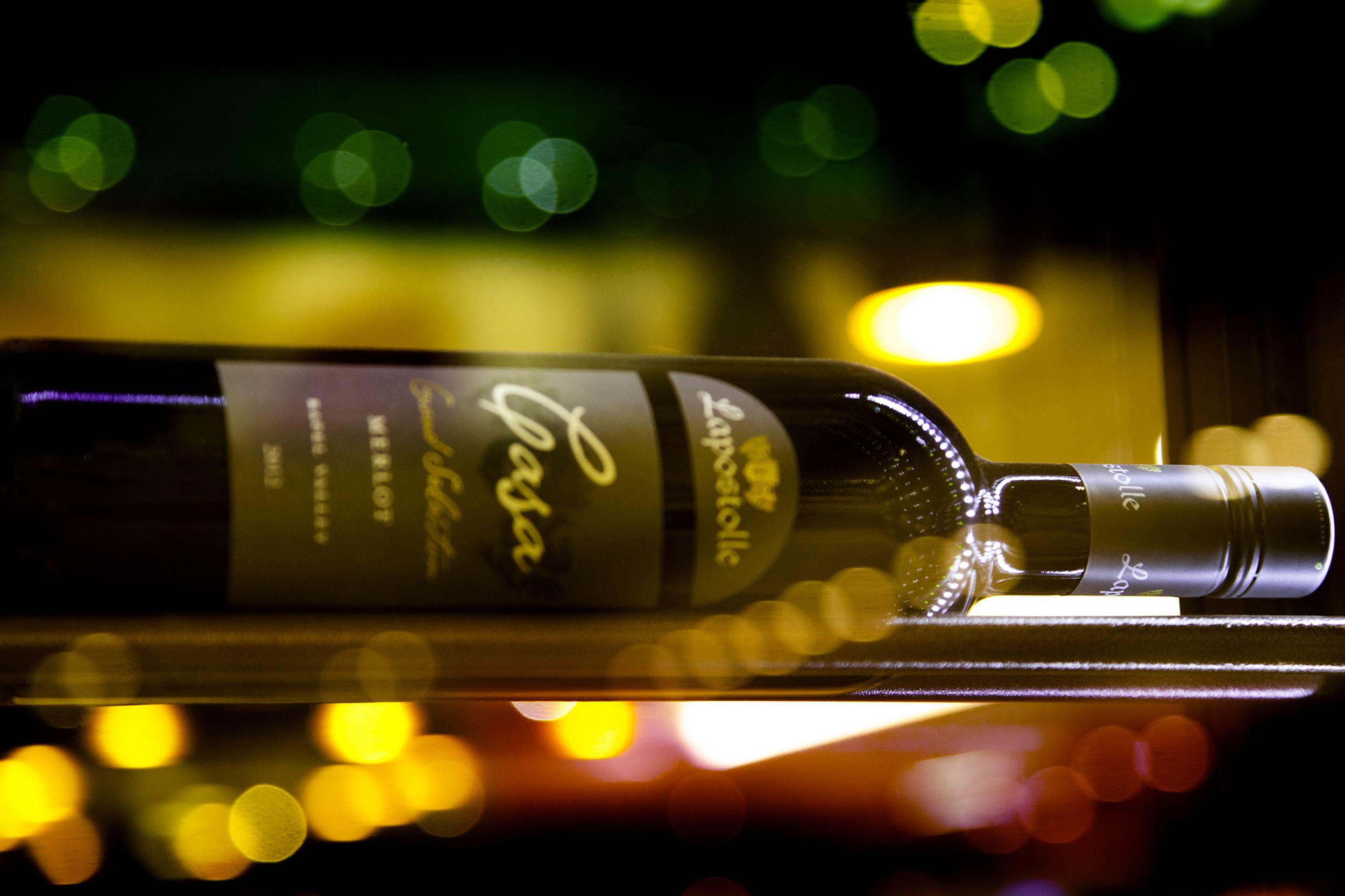 Hotel Regal Pacific Santiago du Chili Extérieur photo A bottle of wine
