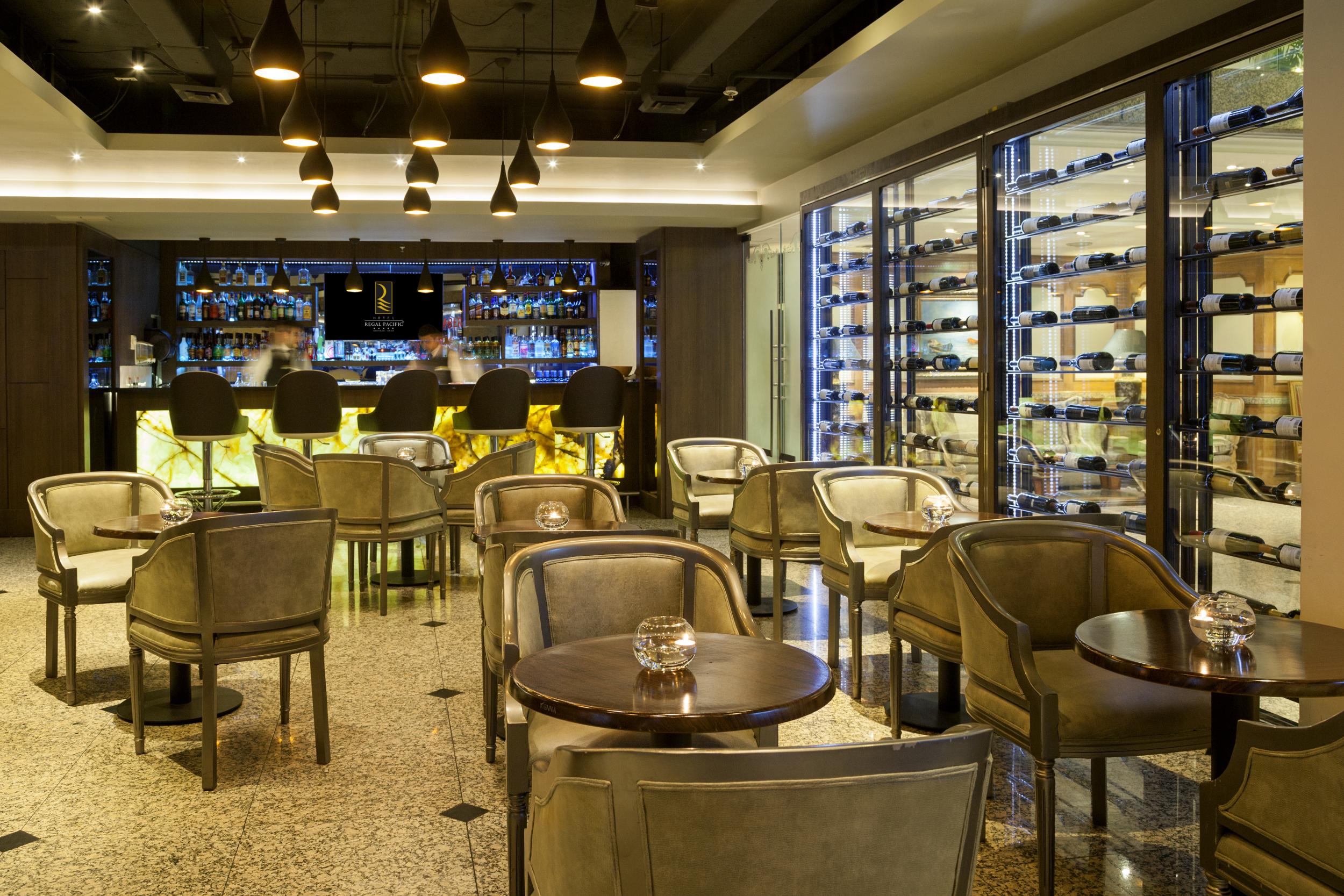 Hotel Regal Pacific Santiago du Chili Extérieur photo The Wine Bar