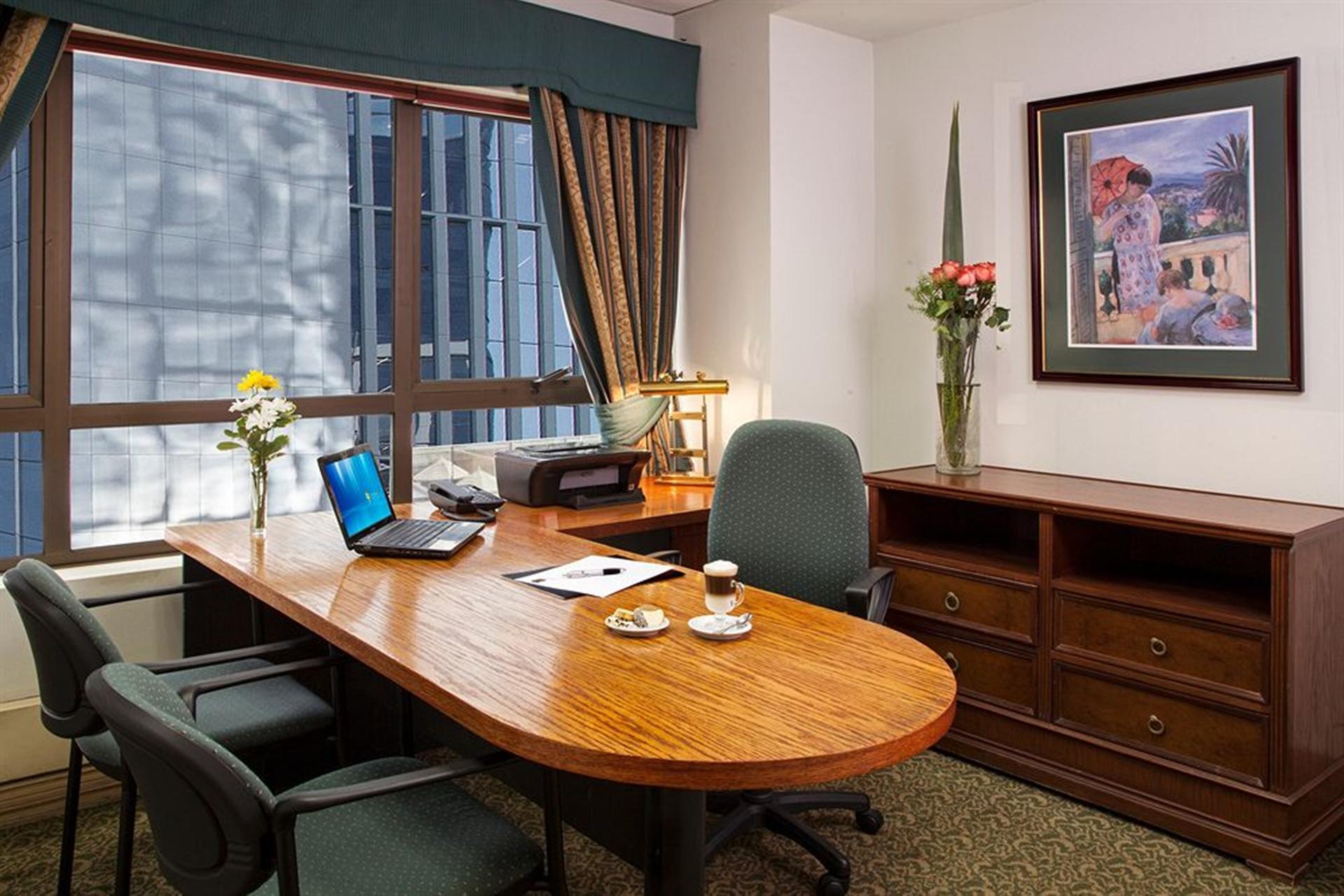Hotel Regal Pacific Santiago du Chili Extérieur photo A typical office at the University of Arizona