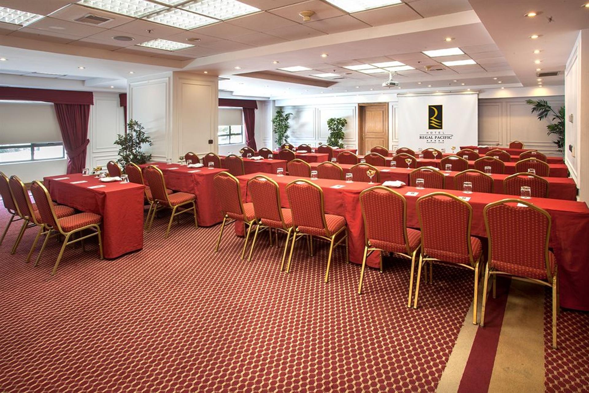 Hotel Regal Pacific Santiago du Chili Extérieur photo The ballroom at the hotel