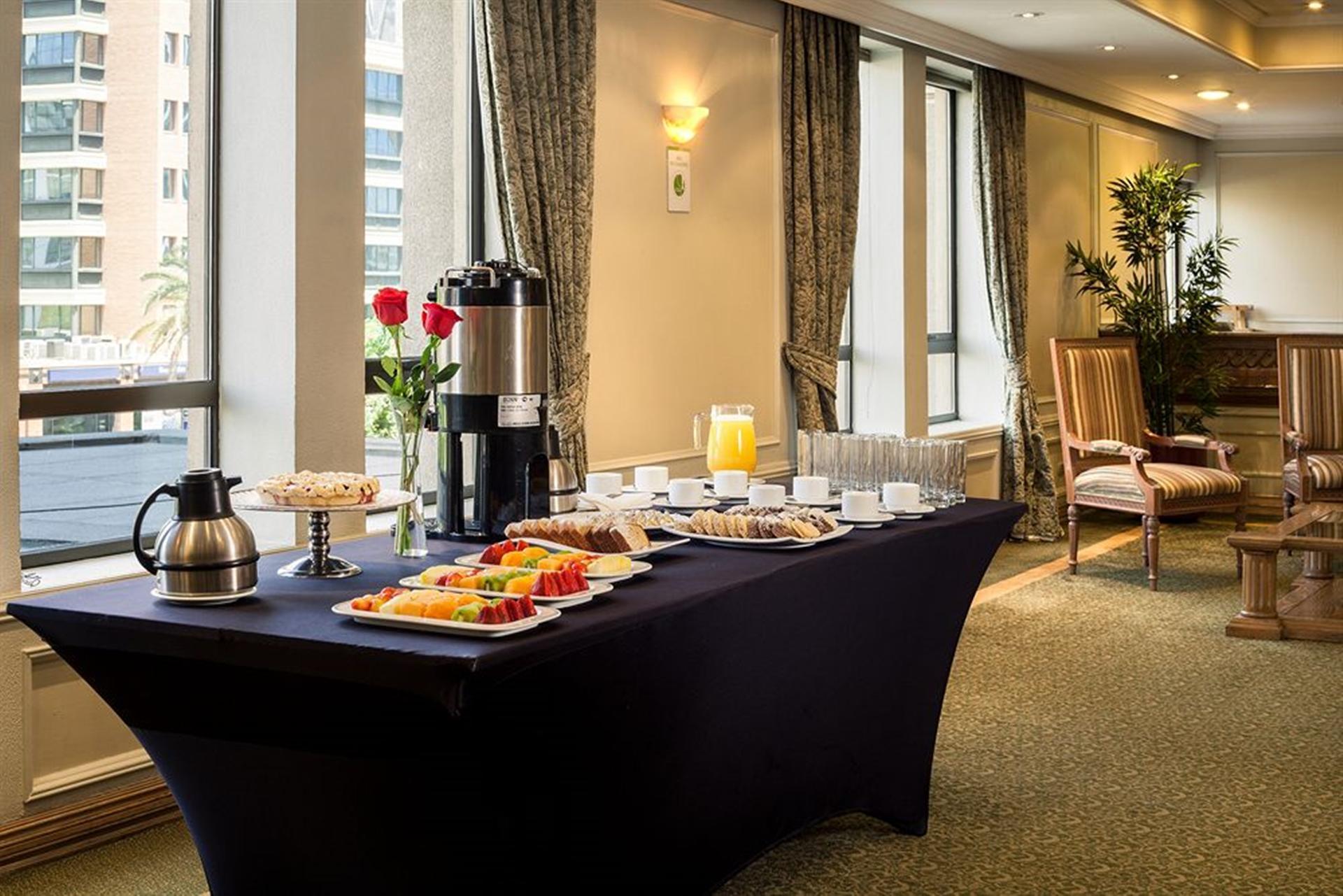 Hotel Regal Pacific Santiago du Chili Extérieur photo A coffee break