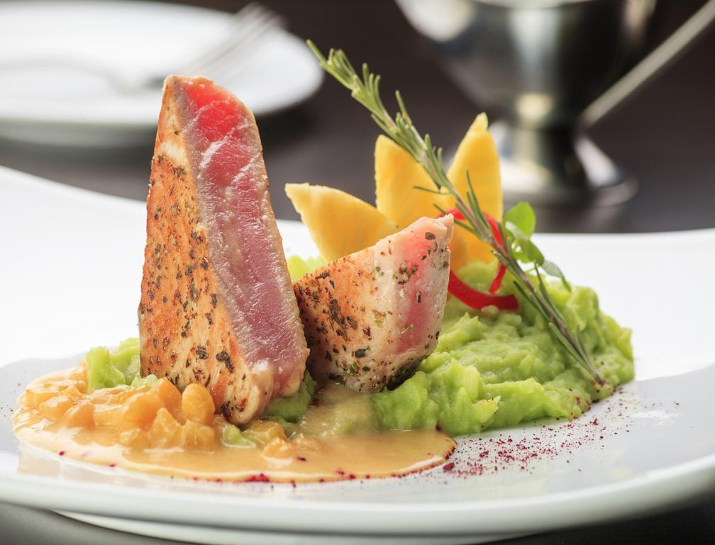 Hotel Regal Pacific Santiago du Chili Extérieur photo Tuna steak