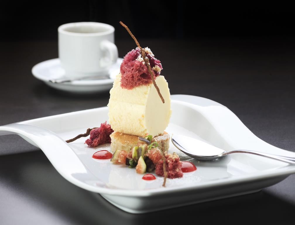 Hotel Regal Pacific Santiago du Chili Extérieur photo A dessert